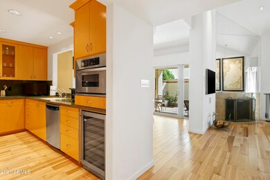 Light, neutral and spacious welcome