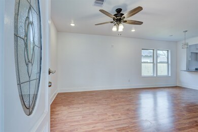 106 Foyce St, Houston, TX 77022 - photo 4