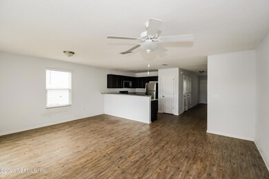 570 Eiseman Way, Jacksonville, FL 32216 - photo 4