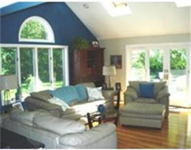 31 Skilton Ln, Burlington, MA 01803 - photo 4