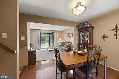 15249 Lodge Terrace, Woodbridge, VA 22191 - photo 5