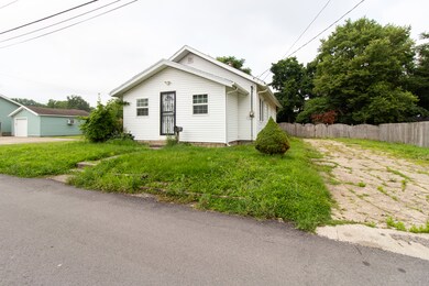 725 Louise St, Anderson, IN 46016 - photo 2