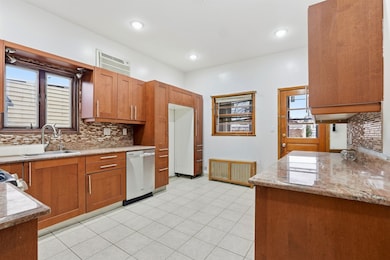 143 W W 26th St unit 2, Bayonne, NJ 07002 - photo 4
