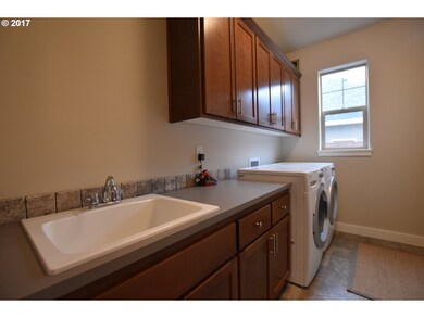 544 Wedgewood Dr, Eugene, OR 97404 - photo 5