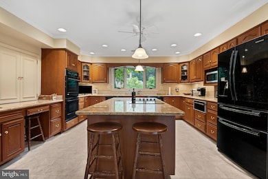 11301 Crossing Glen Ct, Potomac, MD 20854 - photo 5