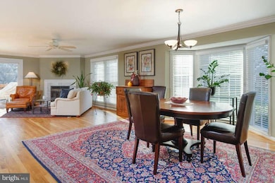 11733 Arbor Glen Way, Reston, VA 20194 - photo 4