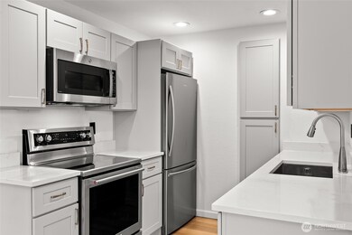 12719 NE 116th St unit E302, Kirkland, WA 98034 - photo 6