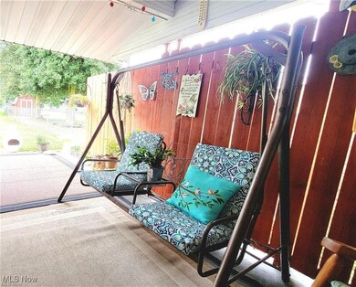 118 E 6th St, Williamstown, WV 26187 - photo 4