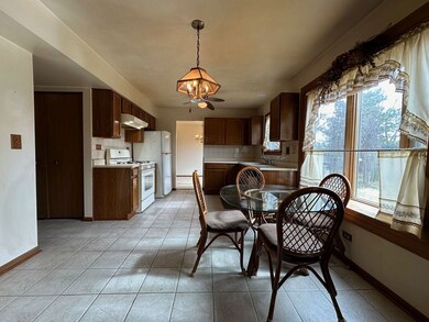 1369 Trinity Dr, Carol Stream, IL 60188 - photo 7