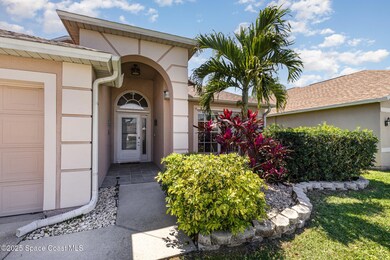 2592 Ventura Cir, Melbourne, FL 32904 - photo 7