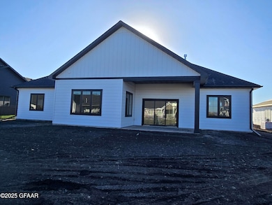 5939 Sylvia Cir, Grand Forks, ND 58201 - photo 2