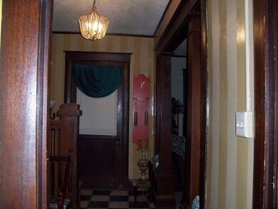 424 n 16 hall