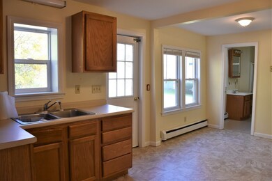 7 Daniels St, Dudley, MA 01571 - photo 4