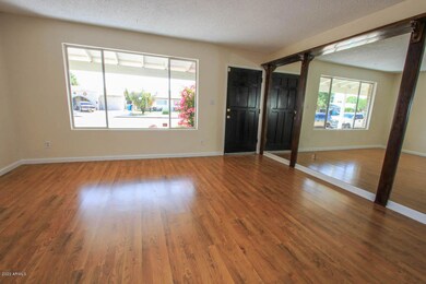 3322 W Sweetwater Ave-4