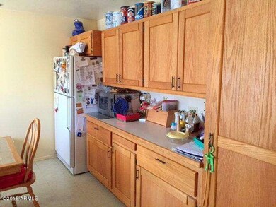 EAT-IN KITCHEN