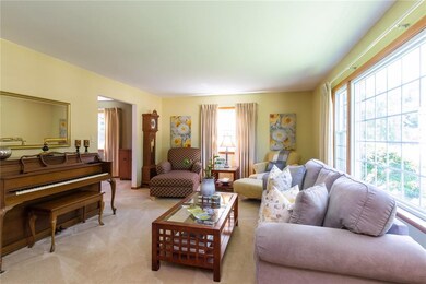 1006 34th St SE, Cedar Rapids, IA 52403 - photo 4