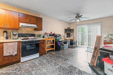 Kitchen/Dining Area