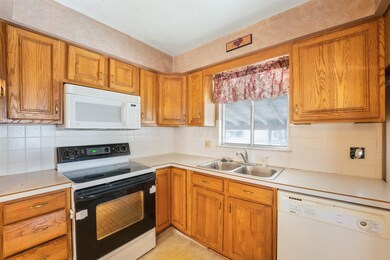 1365 Bryson Rd, Columbus, OH 43224 - photo 3