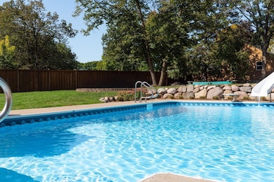 15700 Dawn Dr, Minnetonka, MN 55345 - photo 6