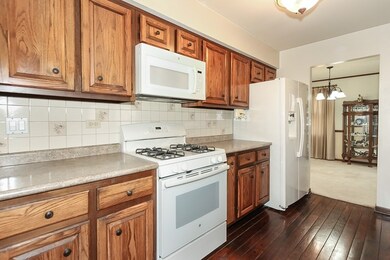 811 Oceola Dr, Algonquin, IL 60102 - photo 3