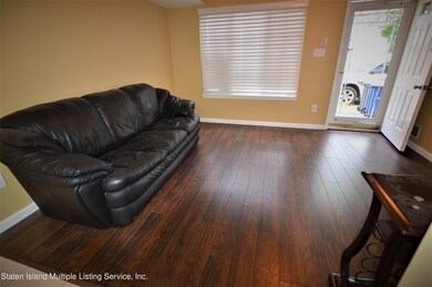 77 Robin Ct unit Side Apt, Staten Island, NY 10309 - photo 7