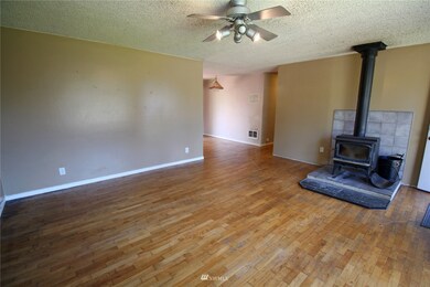 101 W Intercity Ave, Everett, WA 98204 - photo 4