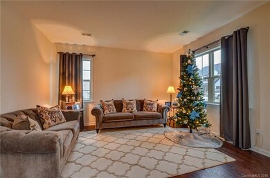 Living room/den