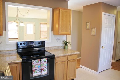 2415 Vineyard Ln, Crofton, MD 21114 - photo 4