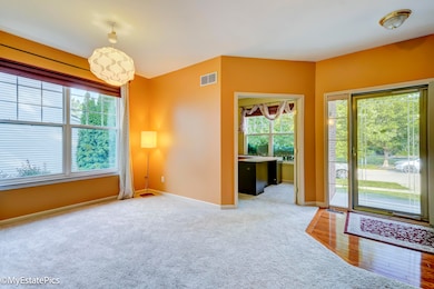 39067 Cheshire FarmingtonHills-14