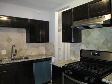 5203 Dewberry St, Houston, TX 77021 - photo 4