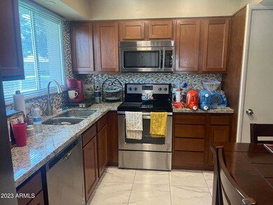 1172 Kitchen 1