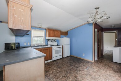 1190 S Hemlock Rd, Charlestown, NH 03603 - photo 7