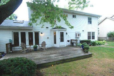 1725 Maple Leaf Ct, Wheaton, IL 60187 - photo 2