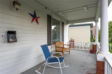 Covered Front Porch!