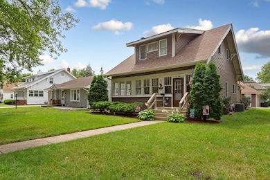 401 Madison St, Emmetsburg, IA 50536 - photo 2