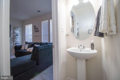 2815 Duvall Ridge Rd unit 534, Hyattsville, MD 20785 - photo 5