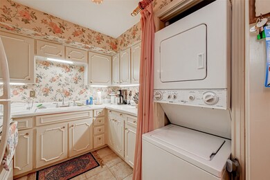 In unit washer and dryer!