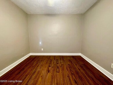 928 E 8th St, New Albany, IN 47150 - photo 7