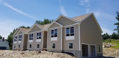 499 Mammoth Rd unit B, Pelham, NH 03076 - photo 3