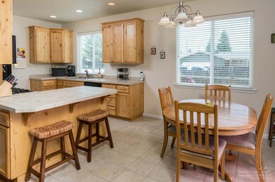 2424 SW Pumice Ave, Redmond, OR 97756 - photo 3