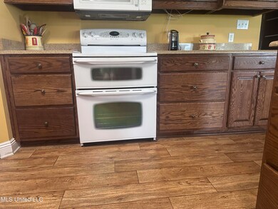 8101 Pecan Ridge Dr, Moss Point, MS 39562 - photo 7