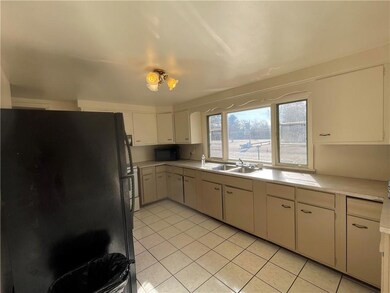 436 W Shore Rd, Warwick, RI 02889 - photo 3