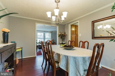 7603 Surry Grove Ct, Lorton, VA 22079 - photo 5