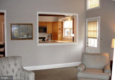 8210 Robin Hood Ct, Towson, MD 21204 - photo 4