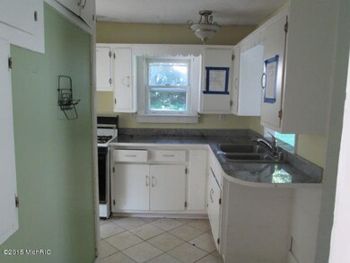 328_4th_%2815%29Kitchen_42816313 (2)