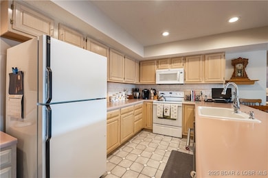 106 Falls Point Dr unit 3C, Lake Ozark, MO 65049 - photo 3