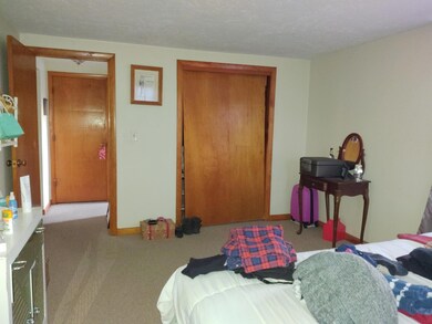 BR CLOSET VIEW