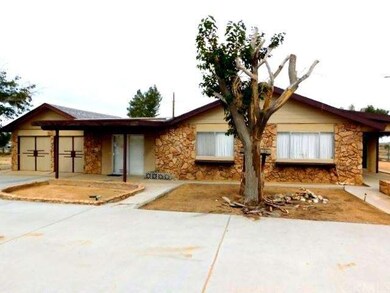 16566 Green Tree Blvd, Victorville, CA 92395 - photo 2