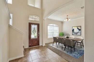 Formal Dining room (virtually staged)
