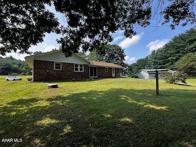 1217 Barton Rd, Breezewood, PA 15533 - photo 4